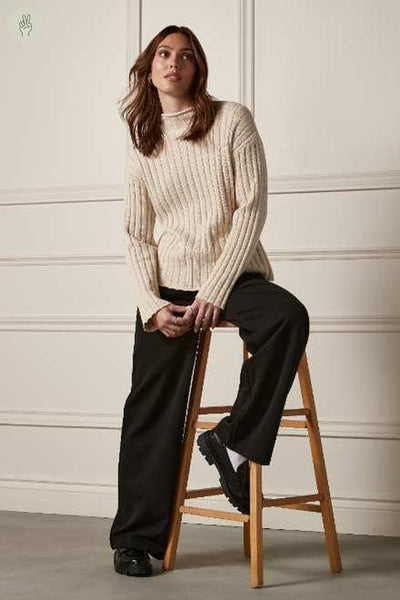 Tricot style rib à col montant - 8123 (Seconde Main)-Chandail - Seconde main-Trove-Crème-M-44123948-b38b-4bbb-8138-f4f82fd0152a-WOMANCE