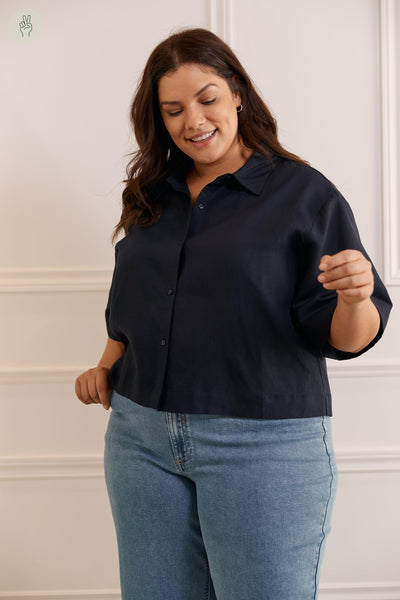 Chemise courte ample - 9046 (Seconde Main)-Chemise - Seconde main-Trove-Marine-S-52bf20dd-a177-4905-8dd3-7c34cc65bbd2-WOMANCE