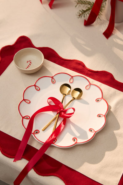 Scalloped Edge Plate - MA0222