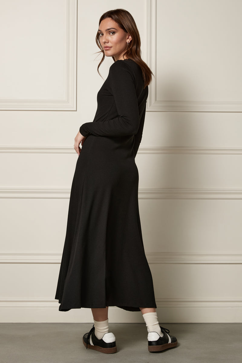 ROBE-2167-NOIR-WOMANCE