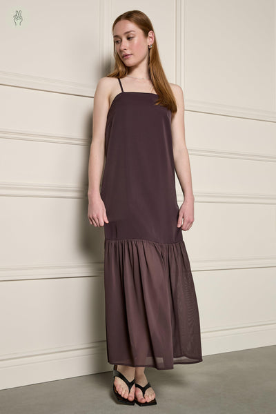 Robe longue à volant au bas - 2210 (Seconde Main)-Robe - Seconde main-Trove-Blackberry wine-L-1d67d9e0-7d83-4927-ac8a-1ccf87d51a07-WOMANCE