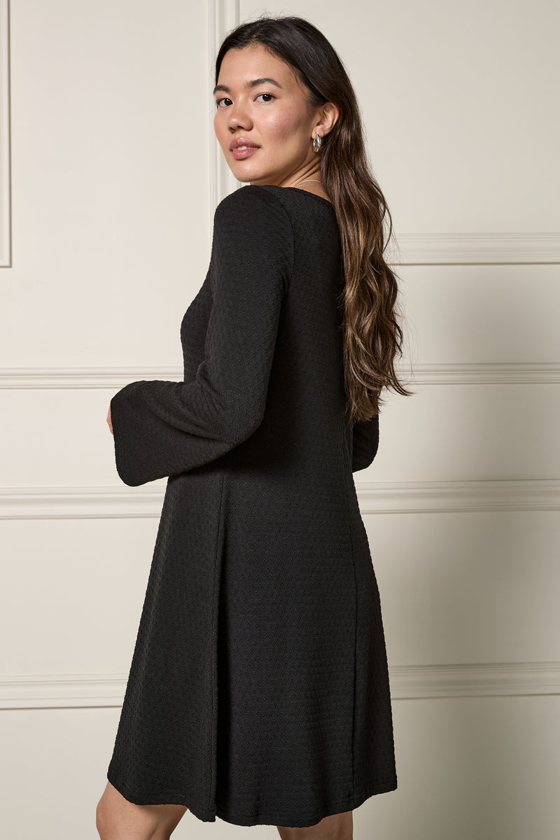 Short Dress With Flared Sleeves - 2199