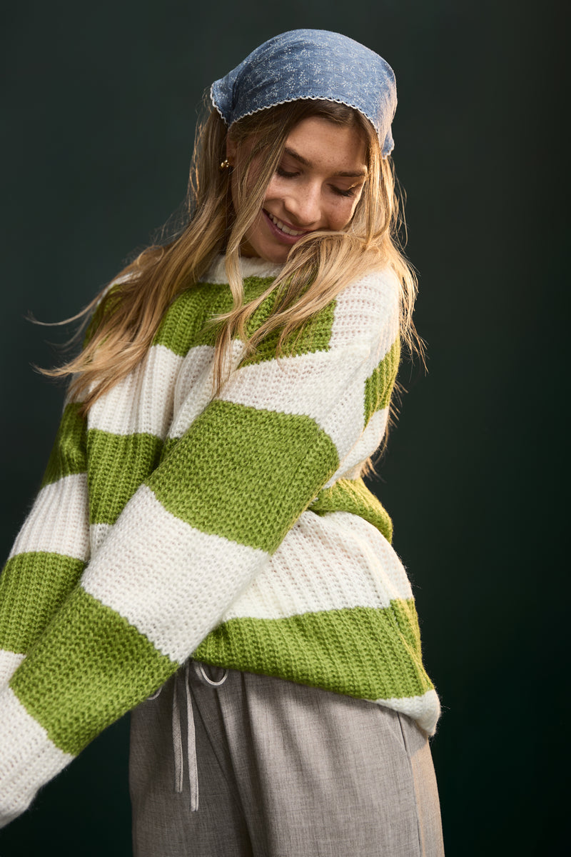 Loose-Fitting Knit Sweater - 8110