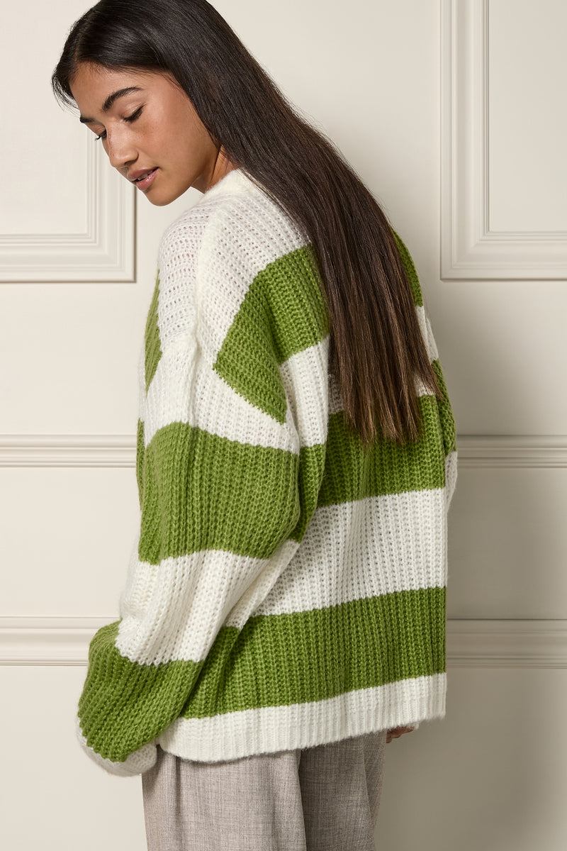 Loose-Fitting Knit Sweater - 8110